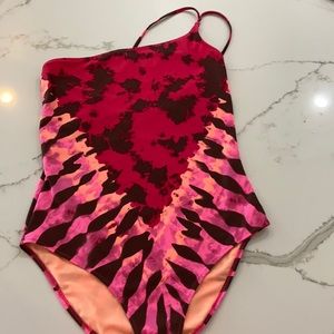 EUC one shoulder swim suit